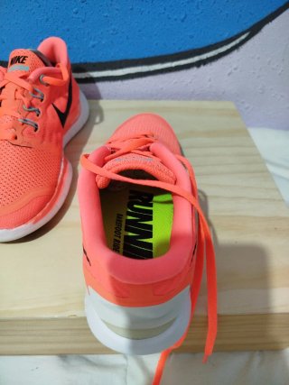 Nike Free Run 38 Naranja y Negro