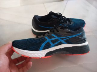 Zapatillas Asics Gel GT-2000 9 Talla 42