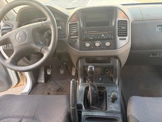 Mitsubishi Montero 2005