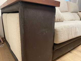 Sofa chaise longue beige y marrón