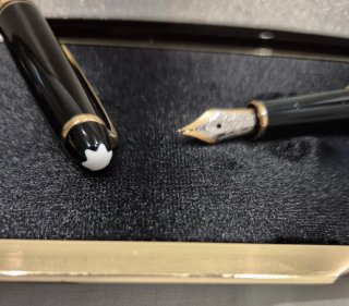 Montblanc Meisterstück Pluma Oro 14K