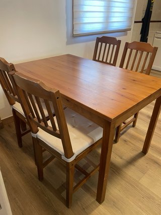 Conjunto mesa y 4 sillas comedor madera