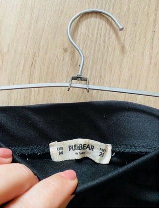 Falda plisada Pull&Bear negra T.M