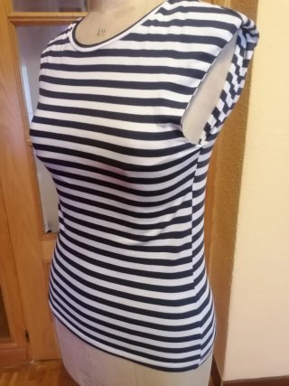 Top sin mangas rayas S Stradivarius