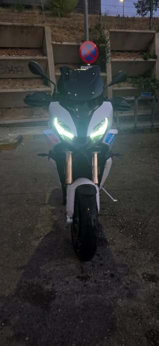 BMW S1000XR 2023 Acabado M Blanca