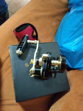 Carrete Madox Jigging Derecha 6.3:1