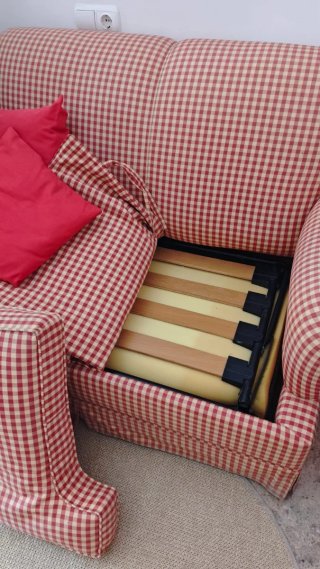 Sofá Cama Tela Cuadros Rojo y Beige