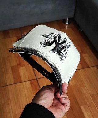 Gorra New Era Yankees Negra y Blanca
