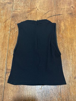 Top donna nero con scollo a choker