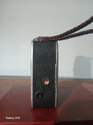 Cinepresa vintage B8