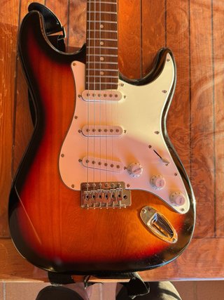 Pack Guitarra Eléctrica Daytona Sunburst + Ampli