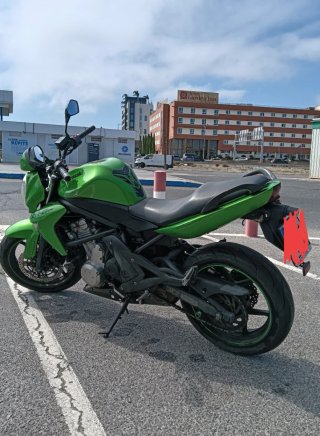 Kawasaki ER-6n Verde