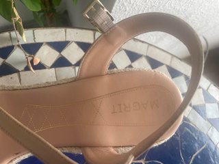 Sandalias Magrit Beige Cuña Esparto