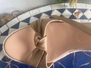 Sandalias Magrit Beige Cuña Esparto