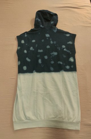 Vestido DKNY sin mangas tie-dye