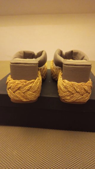 Sandalias Paloma Barceló plataforma rafia