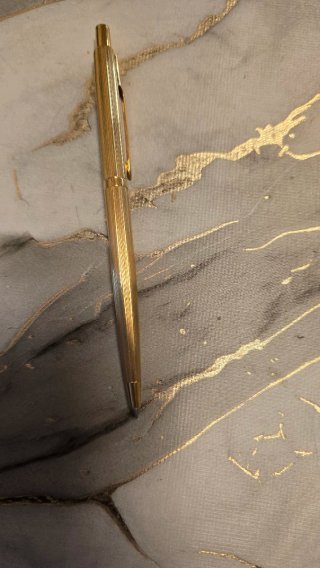 Bolígrafo y Pluma Parker chapado en oro de 14k