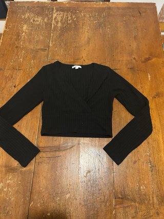 Top manica lunga scollo incrociato nero