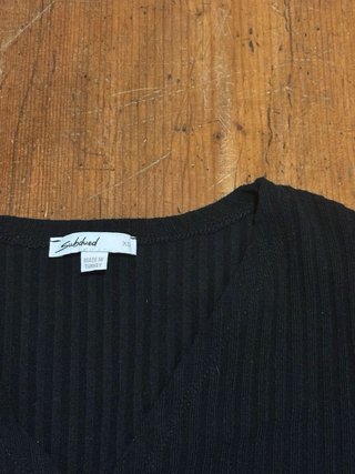 Top manica lunga scollo incrociato nero