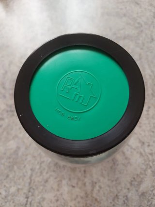 Vaso contenitore alimenti con tappo e ghiera