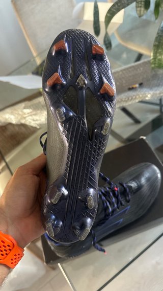 Botas de fútbol Adidas negras y moradas 40 2/3