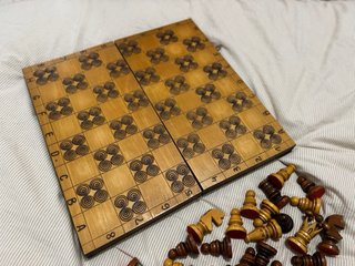 Único y precioso ajedrez artesanal de madera maciz