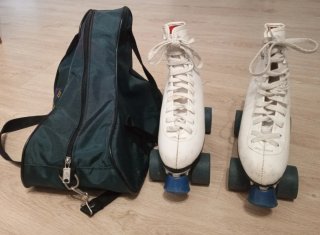 Patines blancos con bolsa verde talla 9 y medio