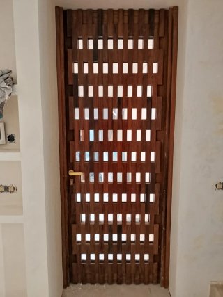 Puerta de entrada a medida