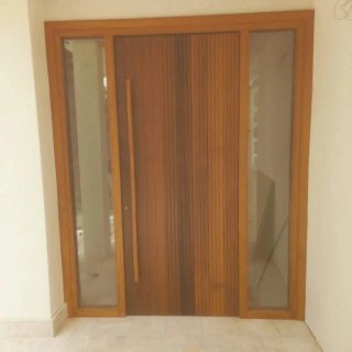 Puerta de entrada a medida