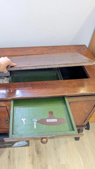 Escritorio antiguo madera para máquina de escribir