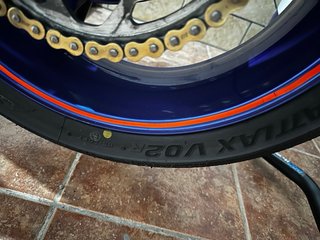 Juego Neumáticos Slicks Bridgestone V02 120/200