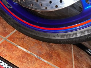 Juego Neumáticos Slicks Bridgestone V02 120/200