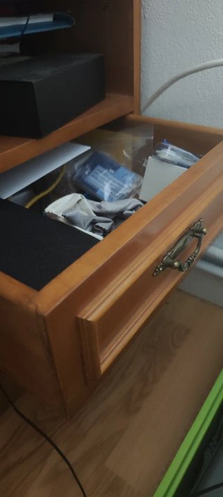 Mesa escritorio de madera marrón