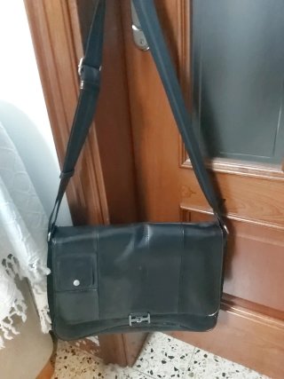 Bolso Cartera Unisex Negro. Combinado piel con pol