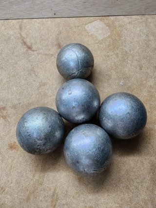 Palline da bocce di diverse marche (nessuna uguale)