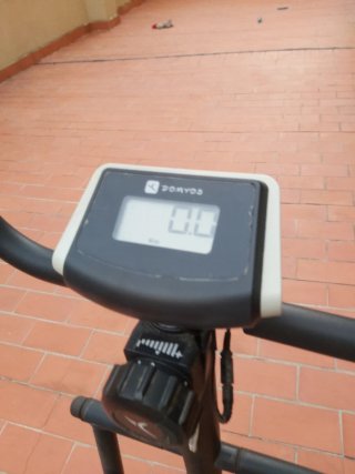 Bicicleta Elíptica Gris y Negra