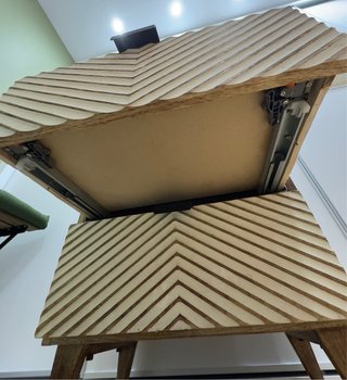 Mesita de noche madera SKLUM con guías