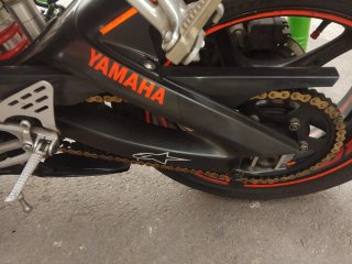 Yamaha R6 2005 Negra/Roja O cambiaría x una z