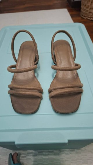 Sandalias Parfois tacón ancho beige