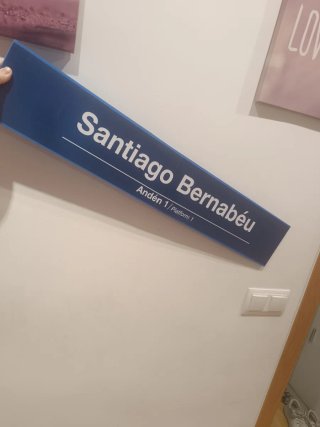 Cartel Metro Santiago Bernabéu