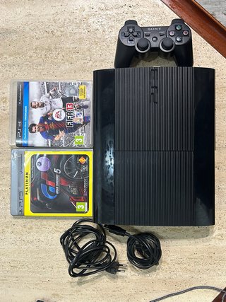 PS3 Super Slim 500GB + Mando + 2 Juegos