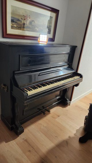 Piano antiguo Estela Casa Bernareggi