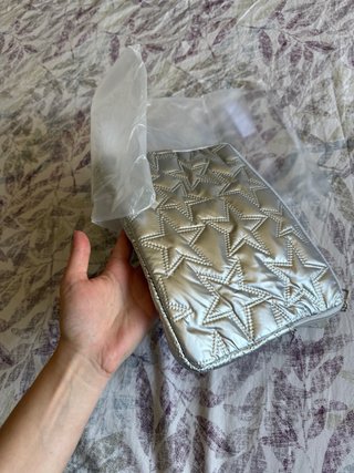 Funda plateada con estrellas