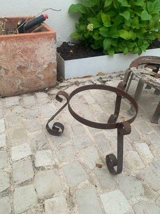 Soportes para macetas de metal