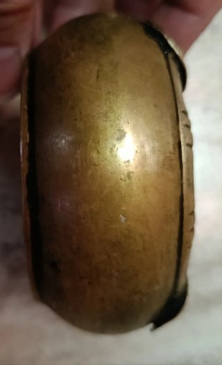 Cenicero latón antiguo, muy robusto y pesado