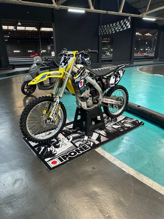 SUZUKI RMZ 250 FULL
