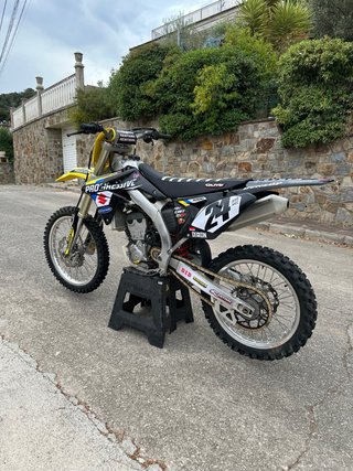 SUZUKI RMZ 250 FULL