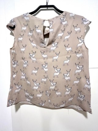 Blusa Zara sin mangas estampado ciervos
