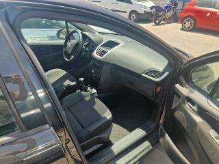 Peugeot 207 2010