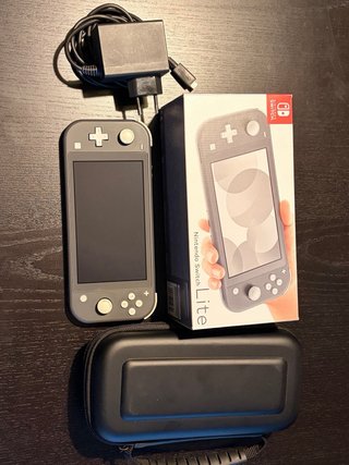 Nintendo Switch Lite Grigio + Caricatore Ufficiale